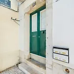 Alfama With A View | 2br Duplex Daire