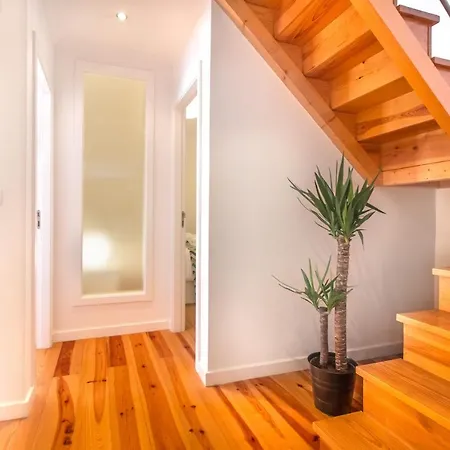 Alfama Lovely Duplex Apartamento