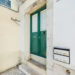 شقة Alfama With A View | 2br Duplex *