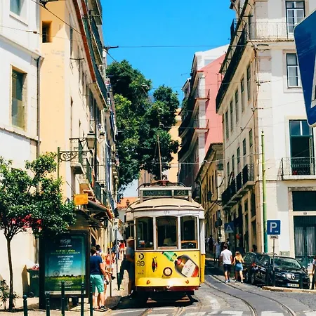 Alfama With A View | 2br Duplex 리스본