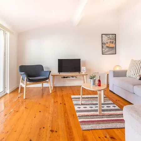 Alfama With A View | 2br Duplex 아파트 리스본